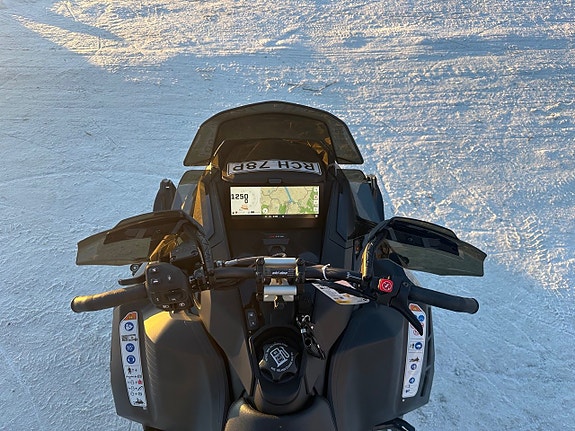 Ski-Doo Renegade X-RS 900 Ace Turbo R -26 5 of 5