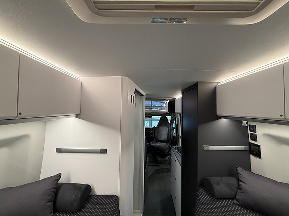 Adria Twin Sports 640 SLB *Långbädd*Taktält* 11 of 18