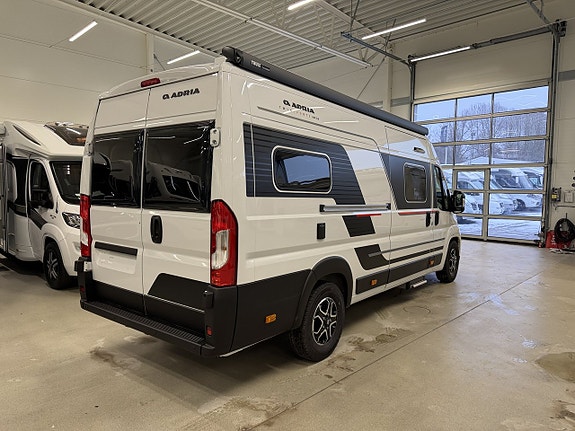 Adria Twin Sports 640 SLB *Långbädd*Taktält* 2 of 18