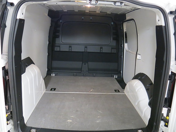 Volkswagen Caddy 12 of 24