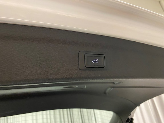 Audi Q3 3 of 5