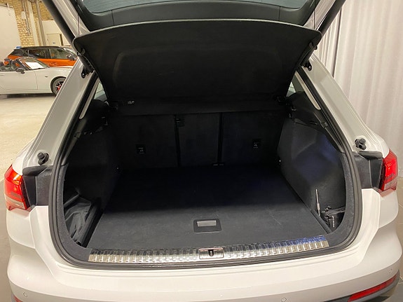 Audi Q3 4 of 5