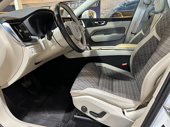 Volvo XC60 5 of 5