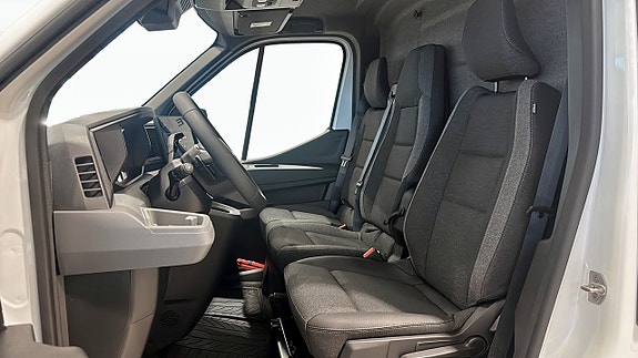 Nissan Interstar 5 of 5
