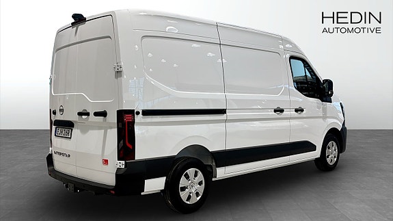 Nissan Interstar 2 of 5
