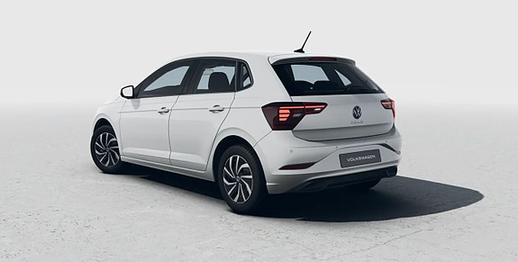 Volkswagen Polo 2 of 5
