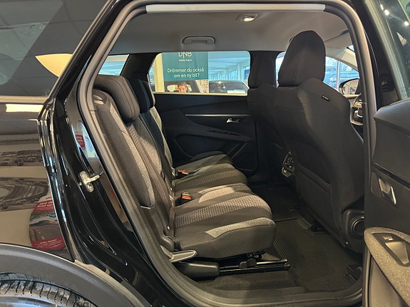 Peugeot 5008 18 of 24