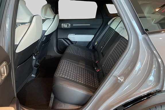 Kia EV4 11 of 25