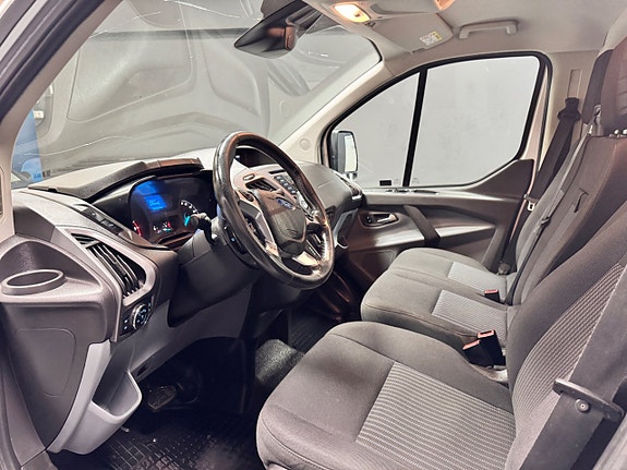 Ford Transit Custom 8 of 9