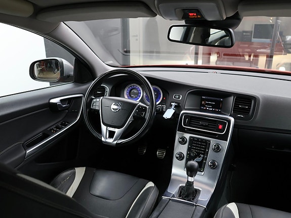 Volvo V60 24 of 27