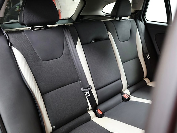 Volvo V60 22 of 27