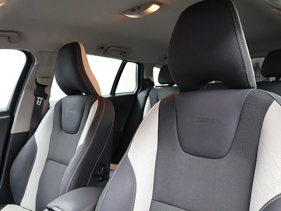 Volvo V60 14 of 27
