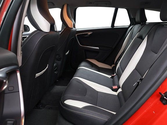 Volvo V60 23 of 27