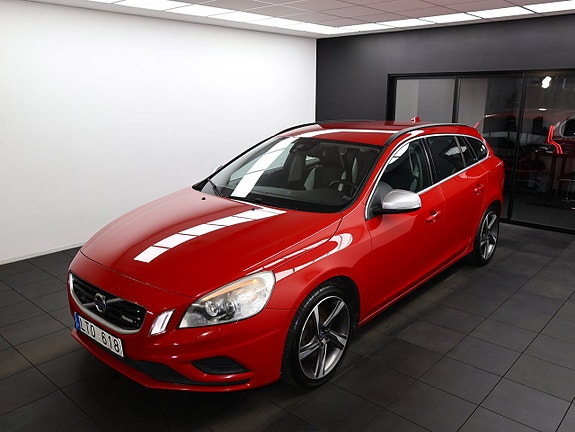 Volvo V60 2 of 27