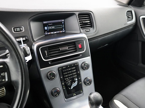 Volvo V60 15 of 27