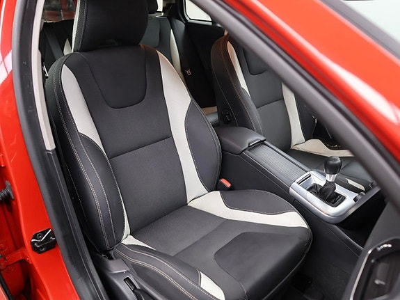 Volvo V60 19 of 27