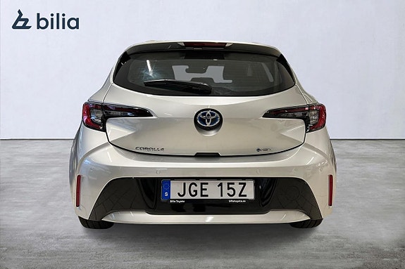 Toyota Corolla 4 of 5