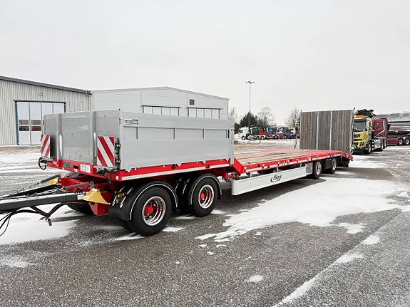 MASKINSLÄP FLIEGL 4 AXLAD FULLUTRUSTAD