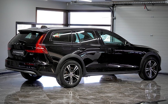 Volvo V60 Cross Country 5 of 5