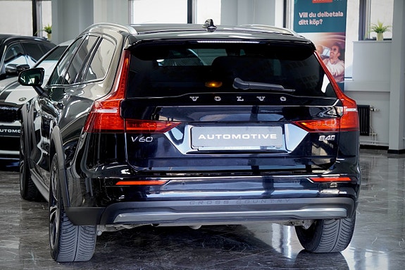 Volvo V60 Cross Country 6 of 21