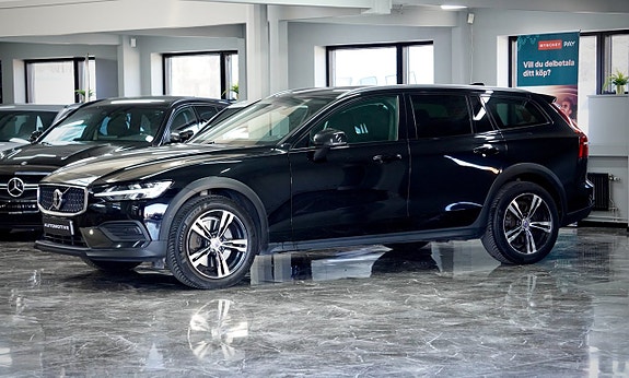 Volvo V60 Cross Country 4 of 5