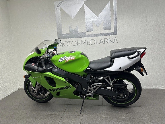 Kawasaki ZX-7R - 2700 mil Classic Superbike 12 of 18