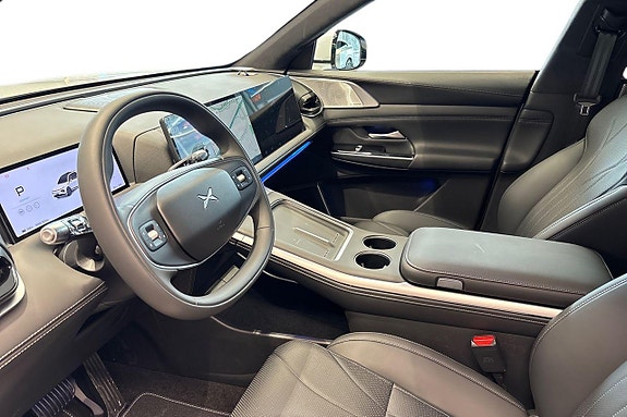 XPeng G9 11 of 16