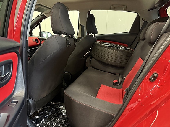 Toyota Yaris 10 of 24