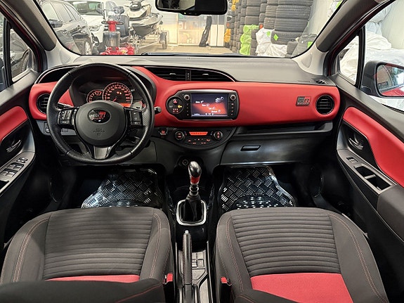 Toyota Yaris 20 of 24