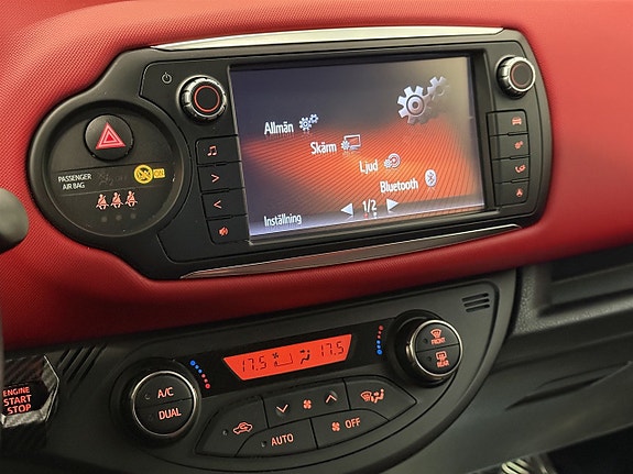 Toyota Yaris 18 of 24