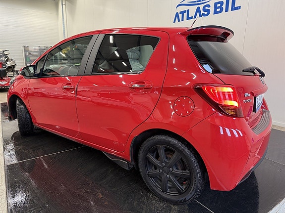 Toyota Yaris 3 of 24