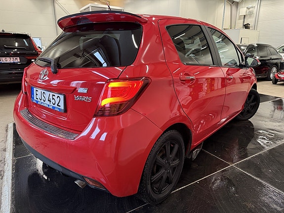 Toyota Yaris 6 of 24