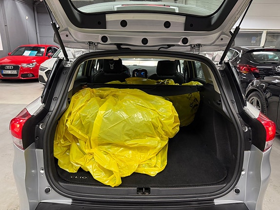 Renault Clio 14 of 19
