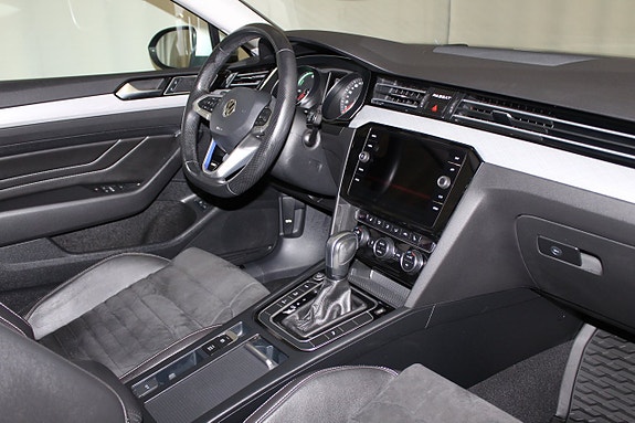 Volkswagen Passat 20 of 23
