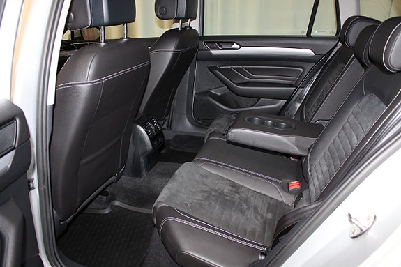 Volkswagen Passat 19 of 23