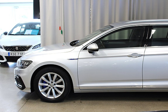 Volkswagen Passat 8 of 23