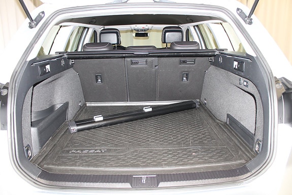 Volkswagen Passat 21 of 23