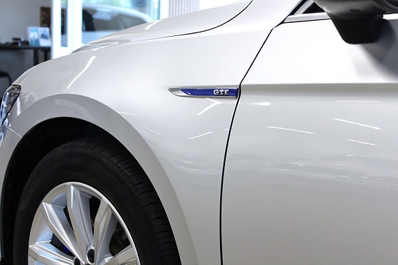 Volkswagen Passat 11 of 23