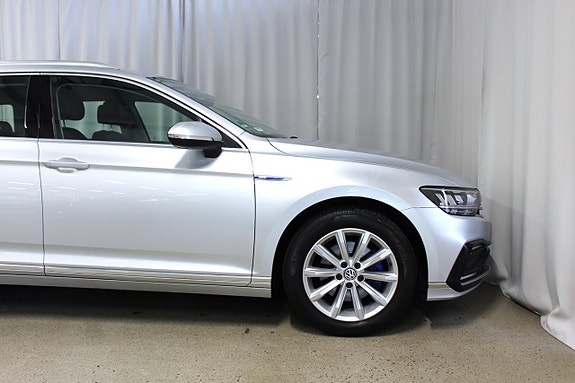 Volkswagen Passat 6 of 23
