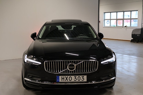 Volvo S90 2 of 5