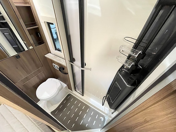Kabe  Novum Compact 720 LXL / ALDE / Ugn / B-kort / Litium / 16 of 30