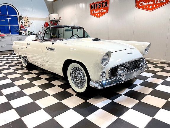 Ford Thunderbird 3 of 5