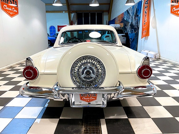 Ford Thunderbird 12 of 30