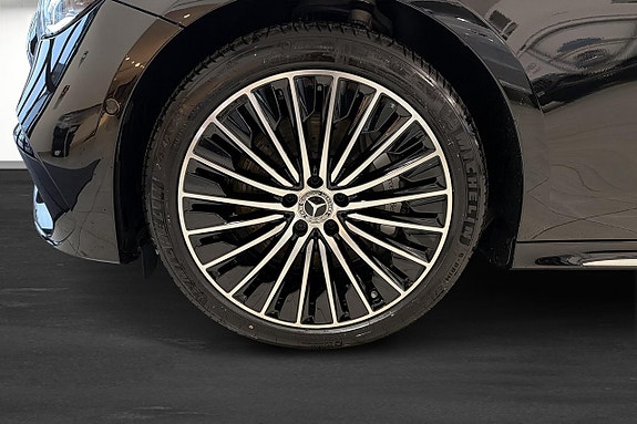 Mercedes-Benz E300 5 of 13