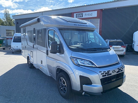 Adria Compact DL 60 Y - Långbäddar - Smidig - 6,99M - B-kort! - Face 2 Face sittgrupp - jubileumsmodell!