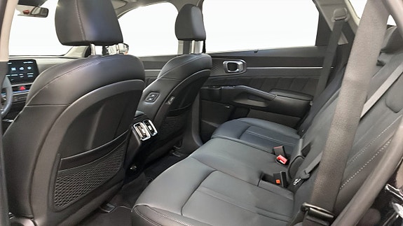 Kia Sorento 9 of 12