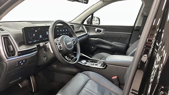 Kia Sorento 8 of 12