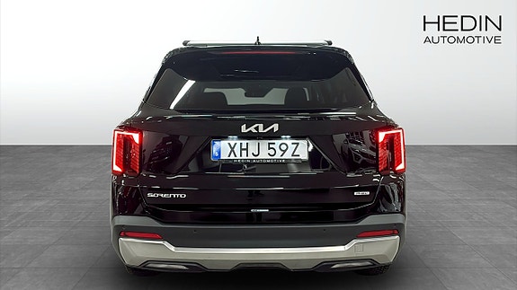 Kia Sorento 5 of 12