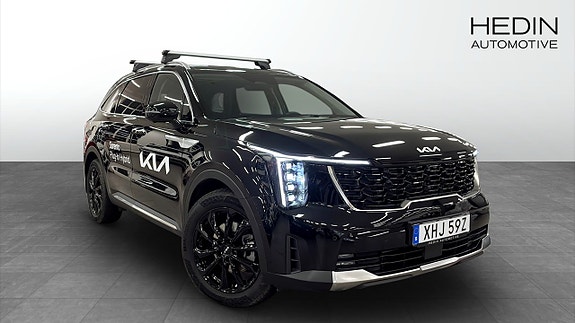 Kia Sorento 3 of 12