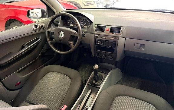 Skoda Fabia 12 of 17